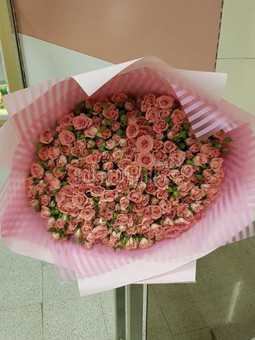 Букет цветов 101 кустовая роза