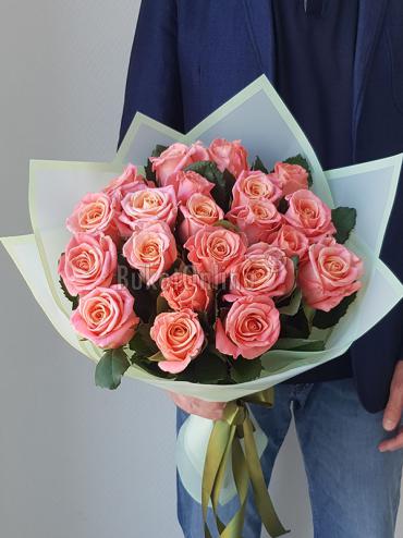 Цветы с доставкой 21 роза мисс Пигги