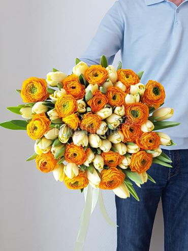 Цветы с доставкой Букет с тюльпанами и ранункулюсами - большой