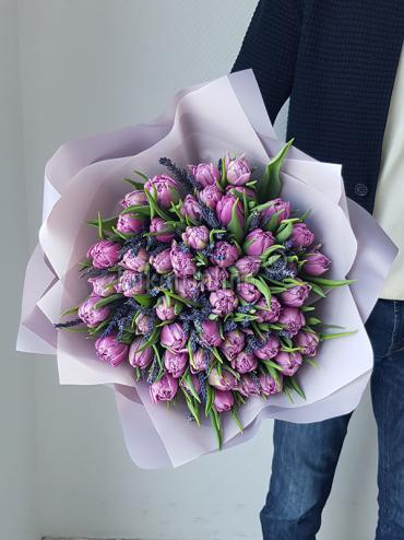 Цветы -  51 тюльпан с лавандой