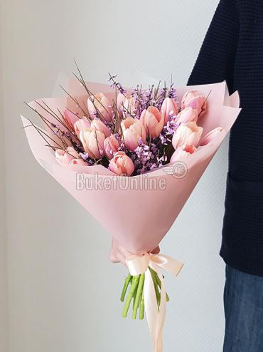 Цветы с доставкой Пионовидный тюльпан и гениста