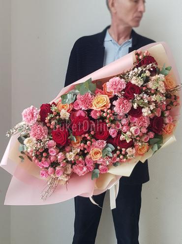 Цветы с доставкой Шикарный букет с кустовой розой и маттиолой