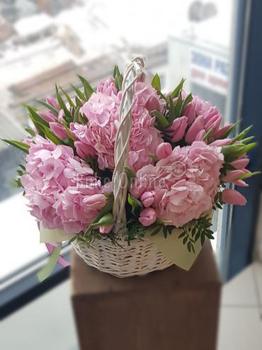 Купить с доставкой Цветы в корзинке - Гармония