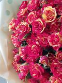 Дерзкий поцелуй - букет кустовых роз
