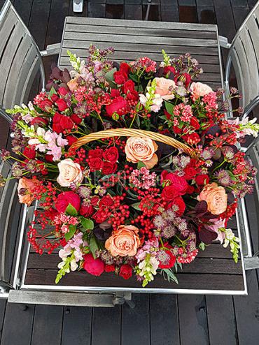 Доставка курьером Ришелье - корзина цветов