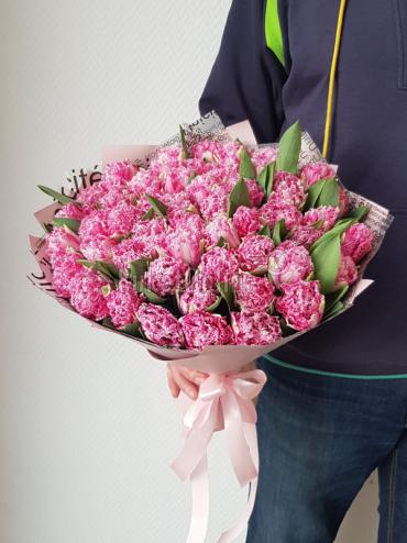 Купить с доставкой Тюльпаны 51 цветок
