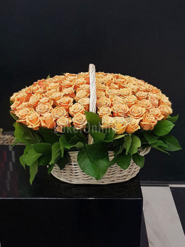 Букет цветов 101 роза в корзине Премиум