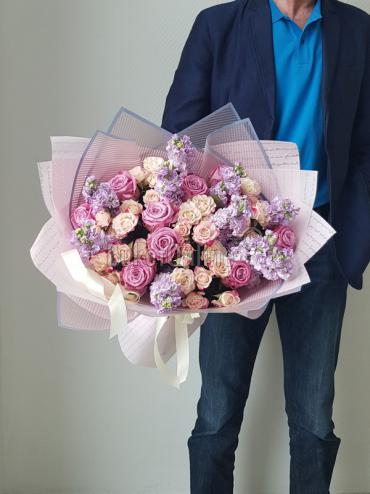 Букет цветов Розово-лавандовые розы