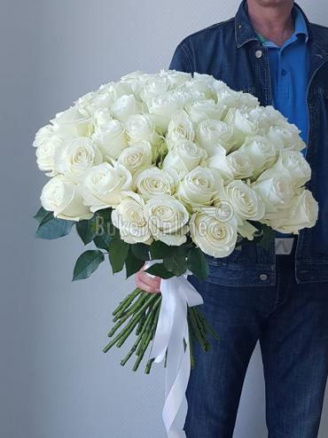 Букет цветов 51 белая эквадорская роза