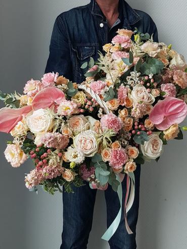 Цветы -  VIP корзина с пионовидными розами