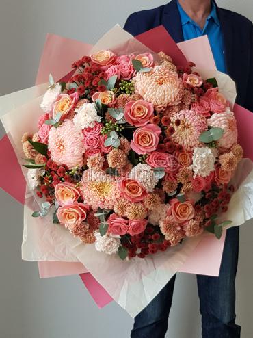 Цветы с доставкой Шикарный букет с хризантемами