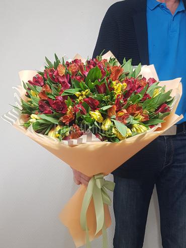 Цветы с доставкой Букет из 29 альстромерий