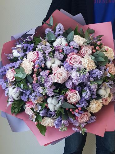 Цветы с доставкой Букет с клематисом и розой