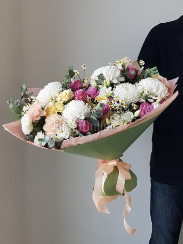 Цветы с доставкой Шикарный букет с хризантемой