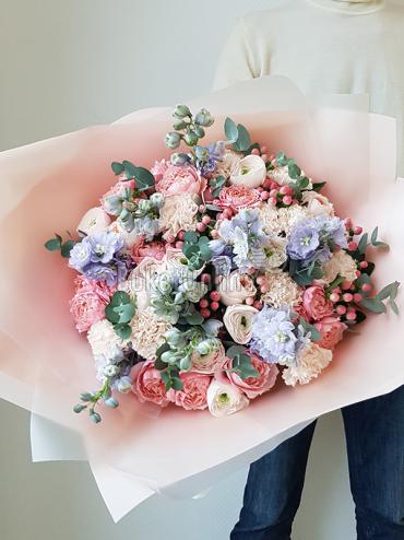 Цветы с доставкой Букет с ранункулюсами
