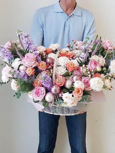 Цветы с доставкой Корзина цветов ''Созвездие любви''