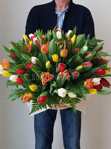 Цветы -  Корзина с 101 тюльпаном