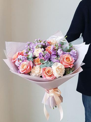 Цветы с доставкой Стильный букет с розой и диантусом