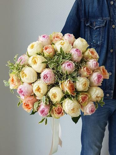 Купить с доставкой Букет пионовидных роз