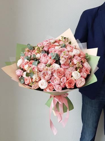 Букет цветов Микс из пионовидных роз