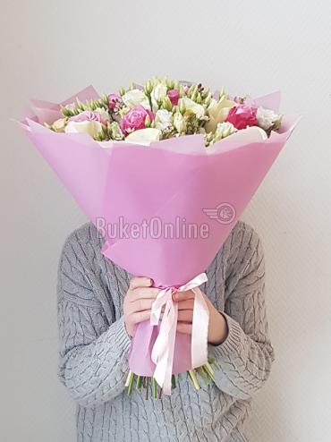Букет цветов Каллы, эустома, роза и хамелациум