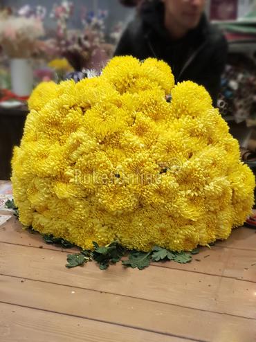Букет цветов 69 желтых хризантем