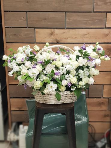 Цветы с доставкой Букет роз с матиоллой, клематисом, эустомой