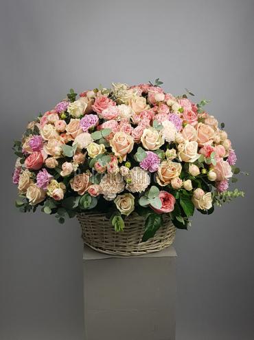 Цветы с доставкой Премиум корзина цветов