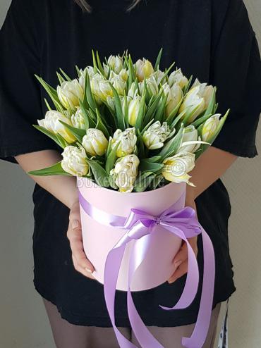 Цветы -  Шляпная коробка с 25 тюльпанами