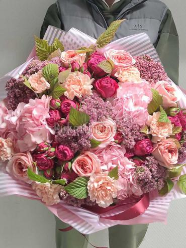 Букет цветов Цветы - гортензия, пионовидная и кустовая роза