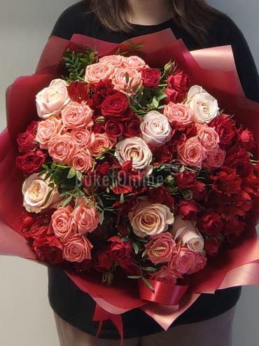 Цветы -  Букет из кустовых и одноголовых роз